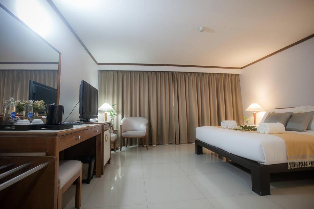 אוטרדיט Friday Hotel מראה חיצוני תמונה