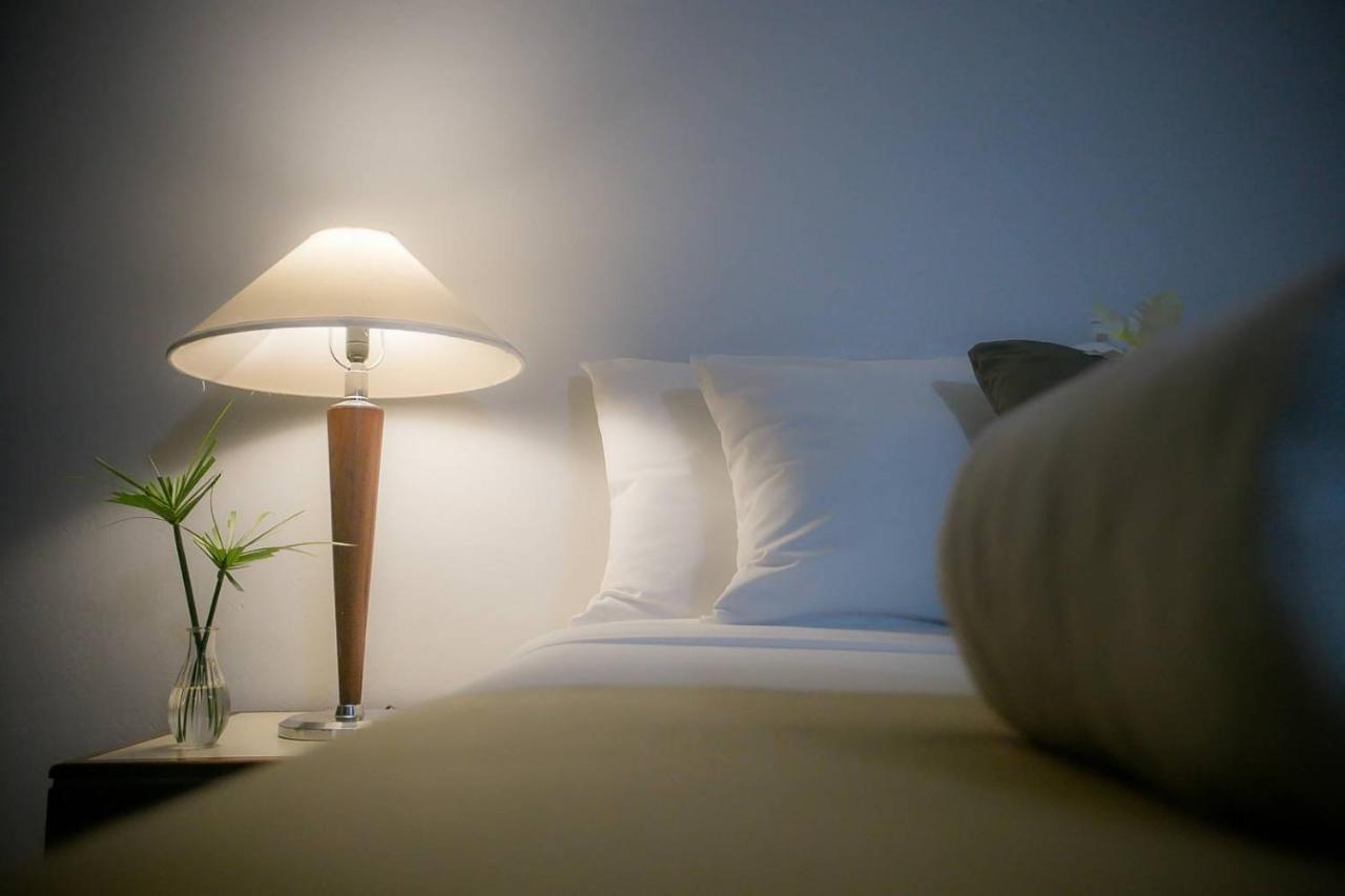 אוטרדיט Friday Hotel מראה חיצוני תמונה