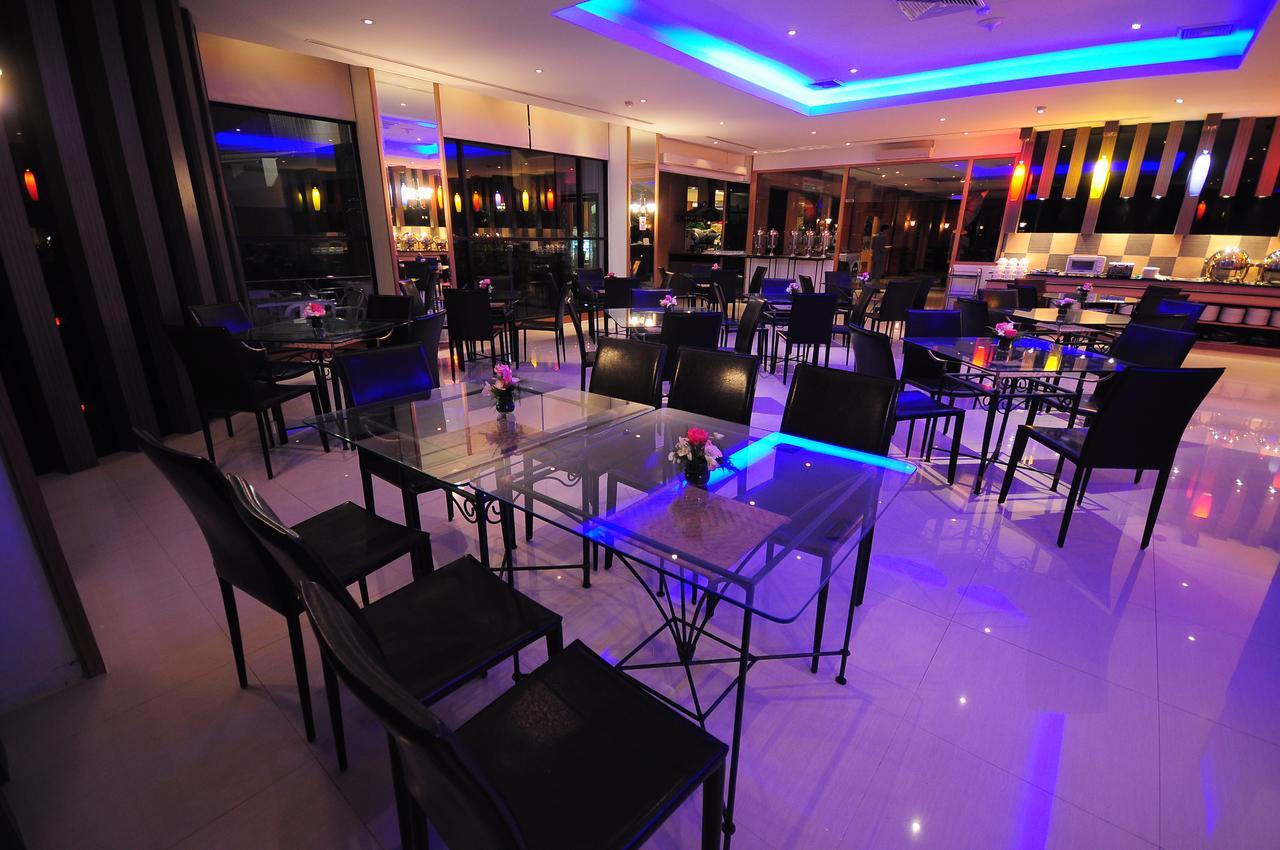 אוטרדיט Friday Hotel מראה חיצוני תמונה