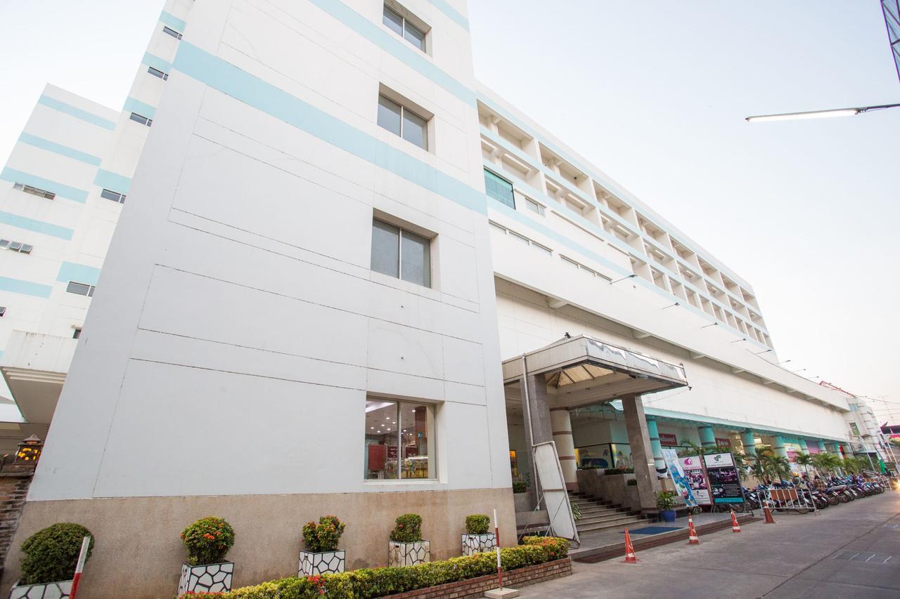 אוטרדיט Friday Hotel מראה חיצוני תמונה
